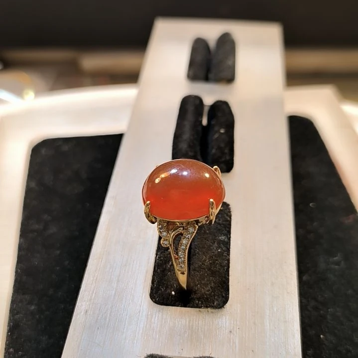 炊***袅石英岩玉未镶嵌戒面