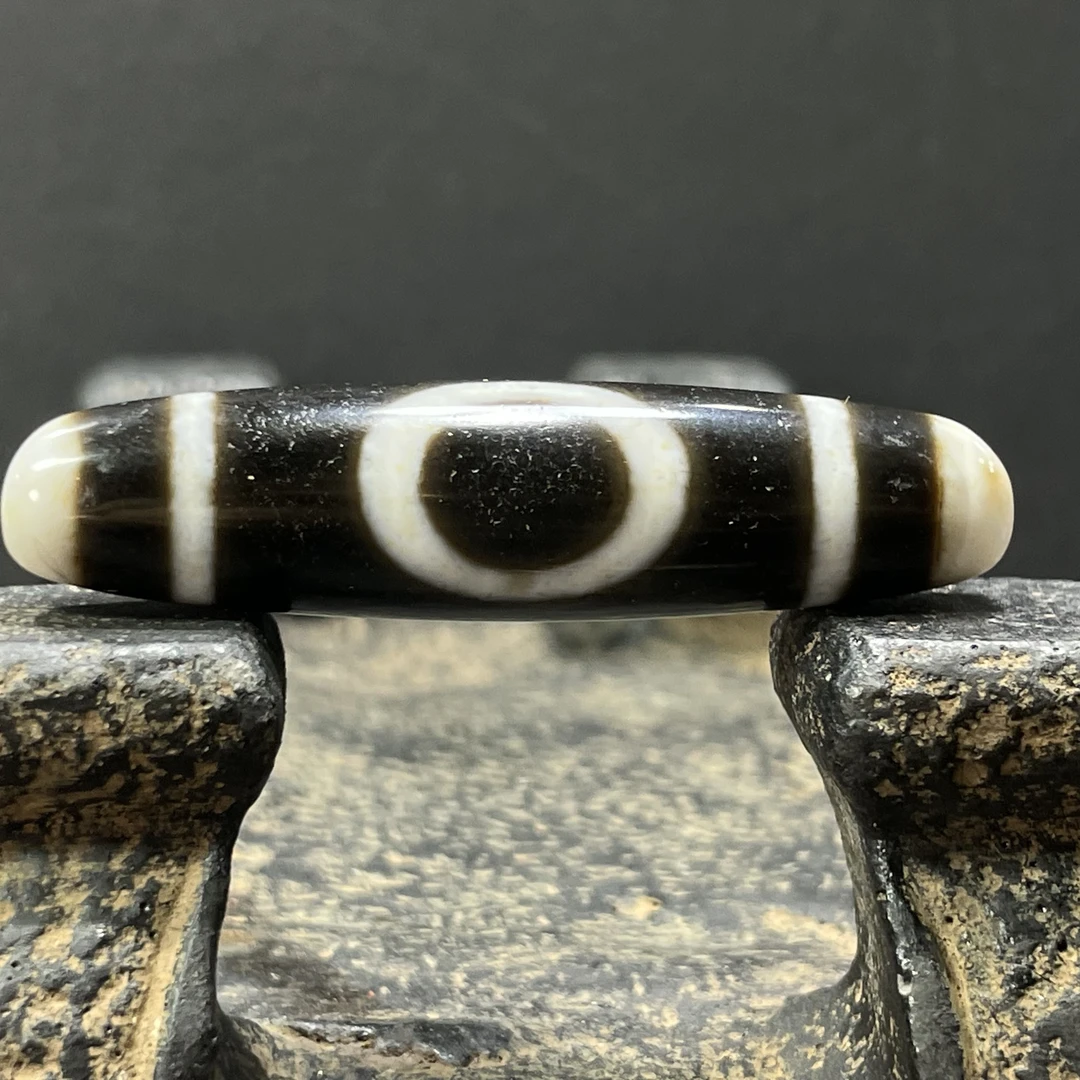 黑白天 地 珠 珠