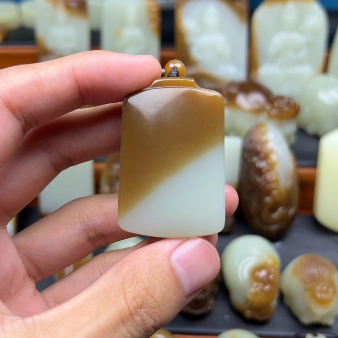 老***牛和田玉未镶嵌颈饰