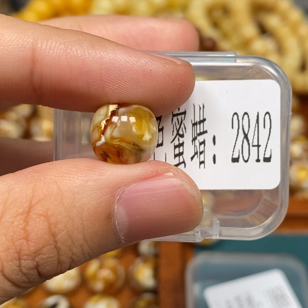 蜜蜡未镶嵌珠宝奇石2842