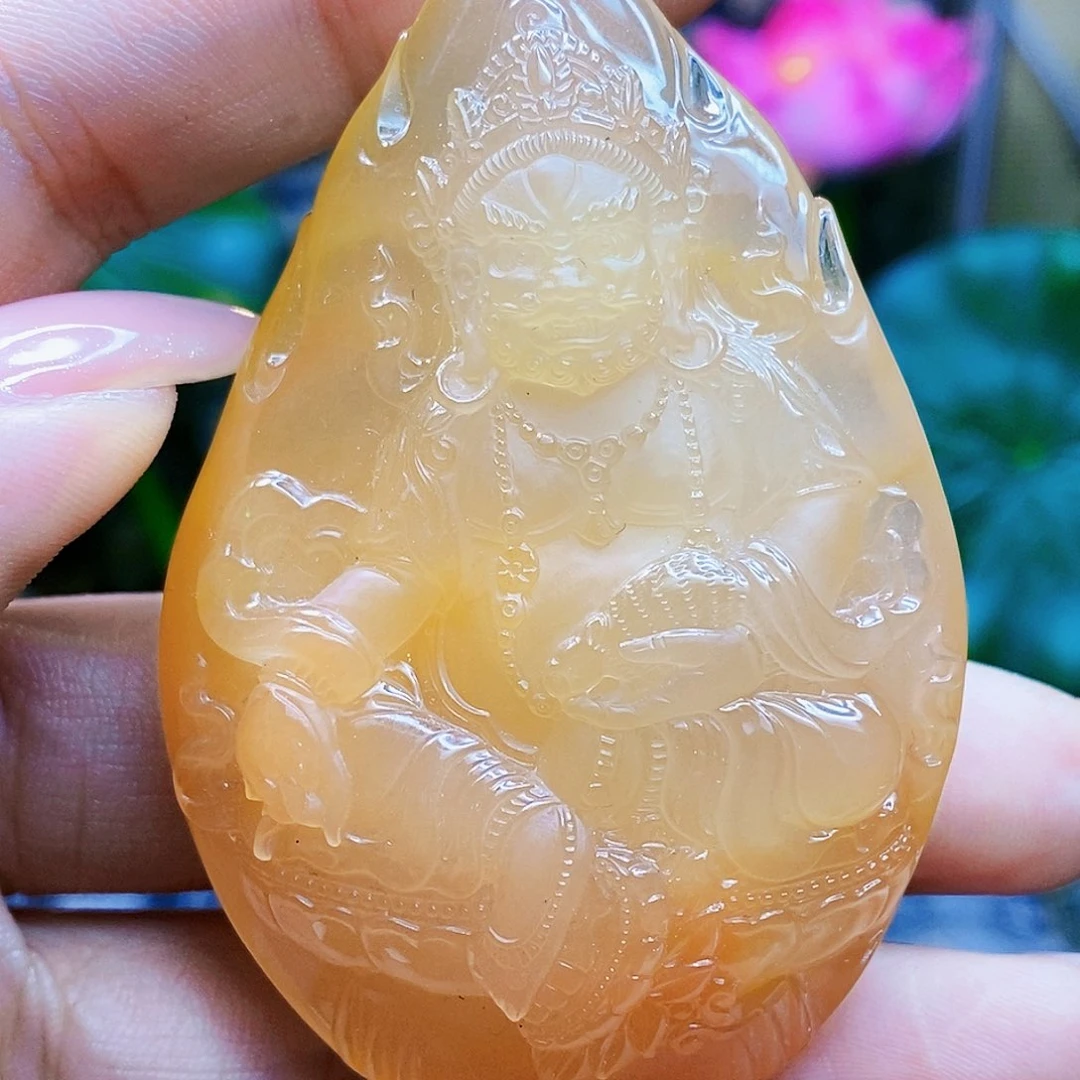 未镶嵌颈饰水晶吊墜
