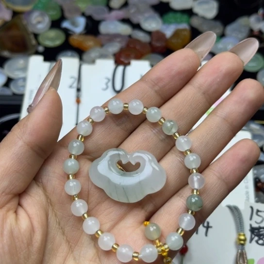 石英质玉颈饰未镶嵌