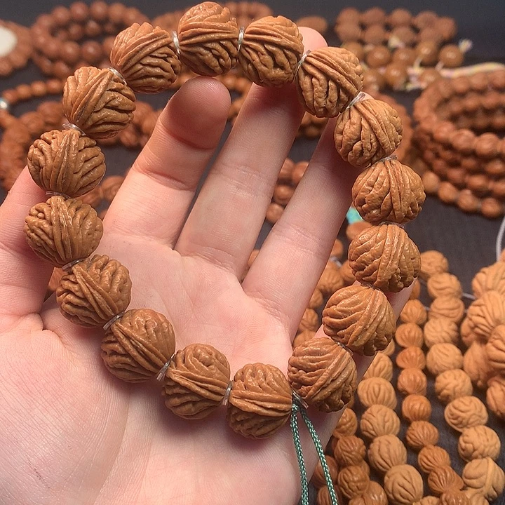 【闪购商品】手串桃核刺龙