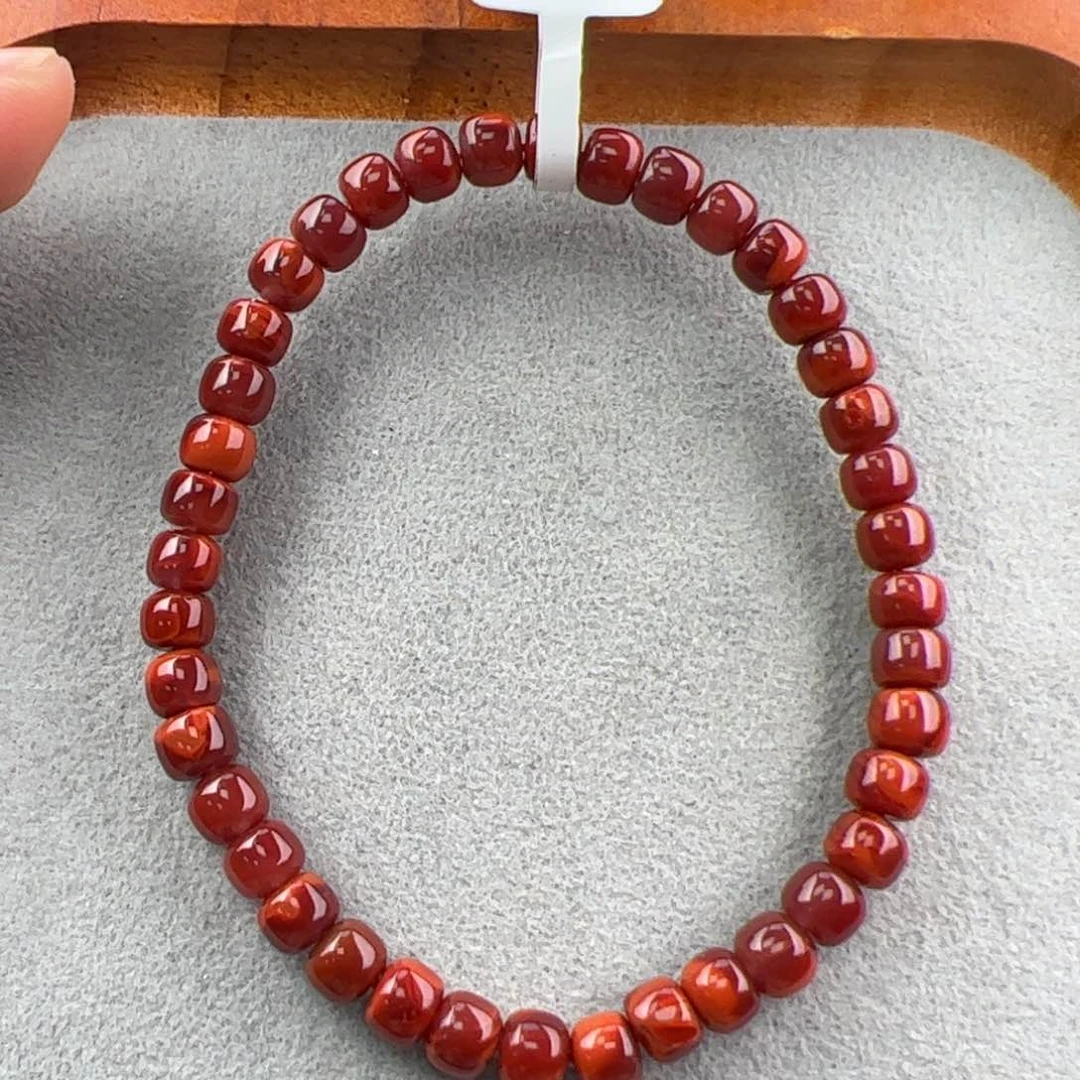 南红玛瑙牛血老型手串5+未镶嵌