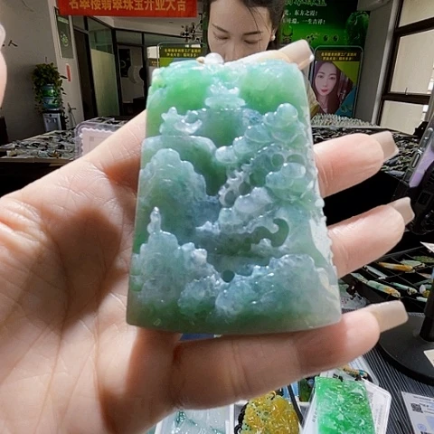 颈饰未镶嵌翡翠一个