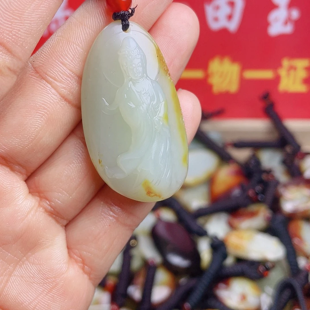 和田玉颈饰未镶嵌