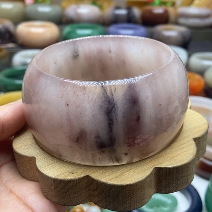 未镶嵌手镯石英质玉