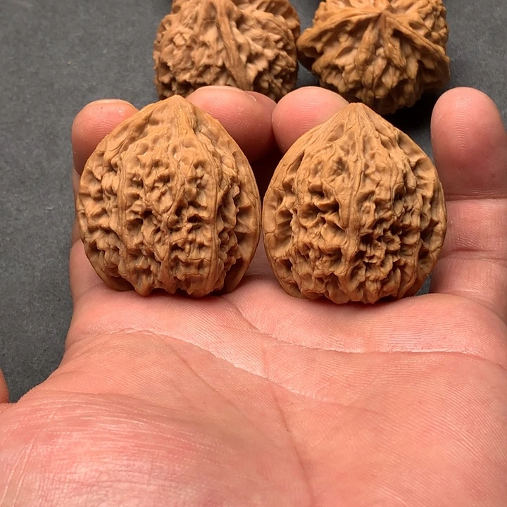 吊坠文玩核桃紫荆关野牛文玩核桃