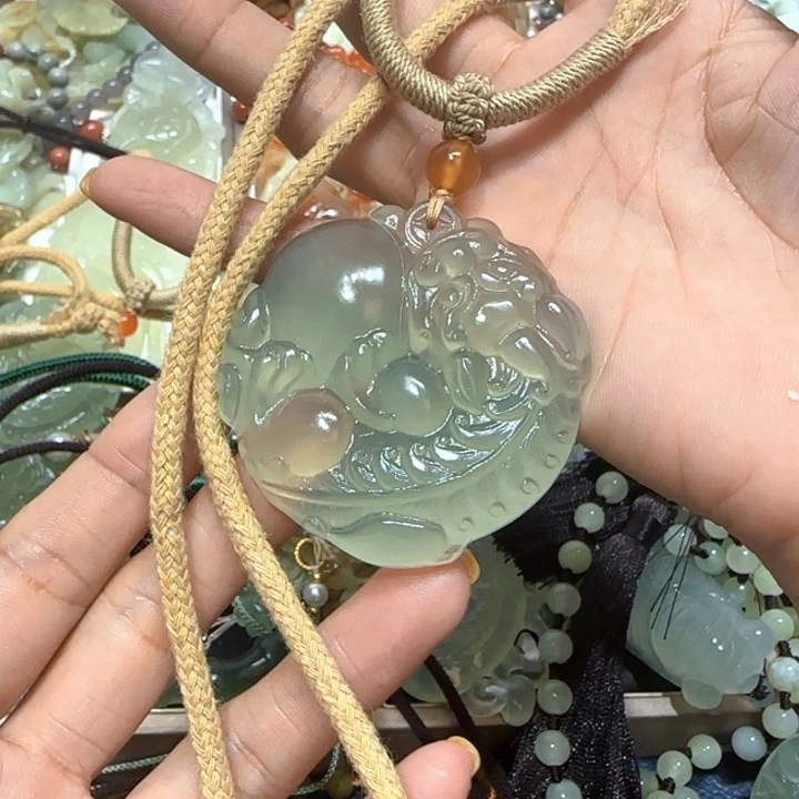 蛇纹石玉未镶嵌吊坠