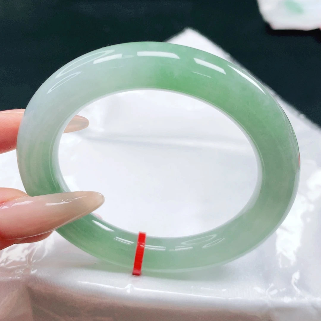 翡翠未镶嵌手镯54