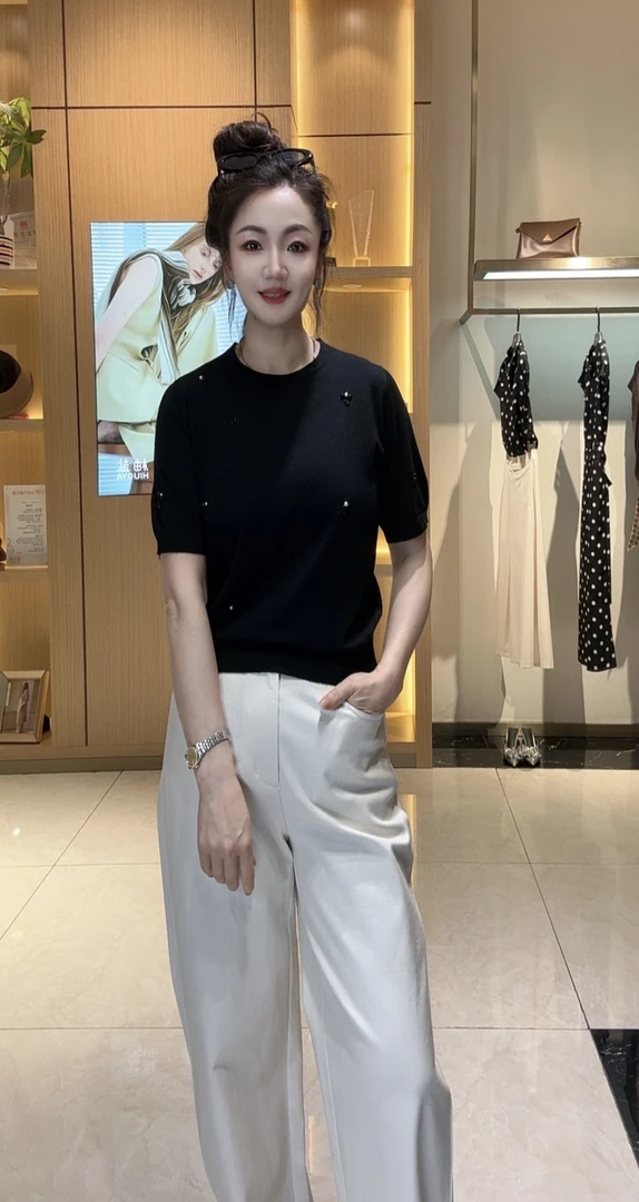 25210973【高斯雪岚】新款金典百搭显瘦圆领套头针织衫