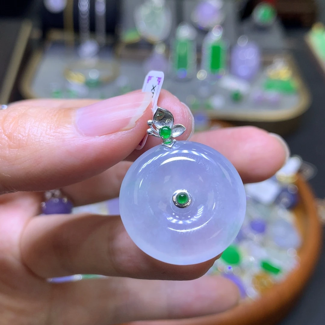 翡翠18K金镶嵌颈饰翡翠玉石吊坠