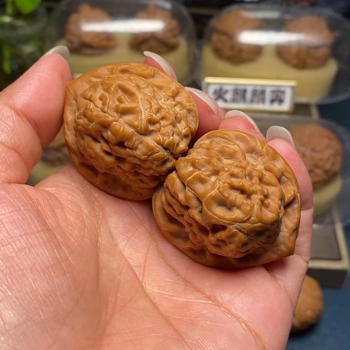 【闪购商品】把件文玩核桃金字塔