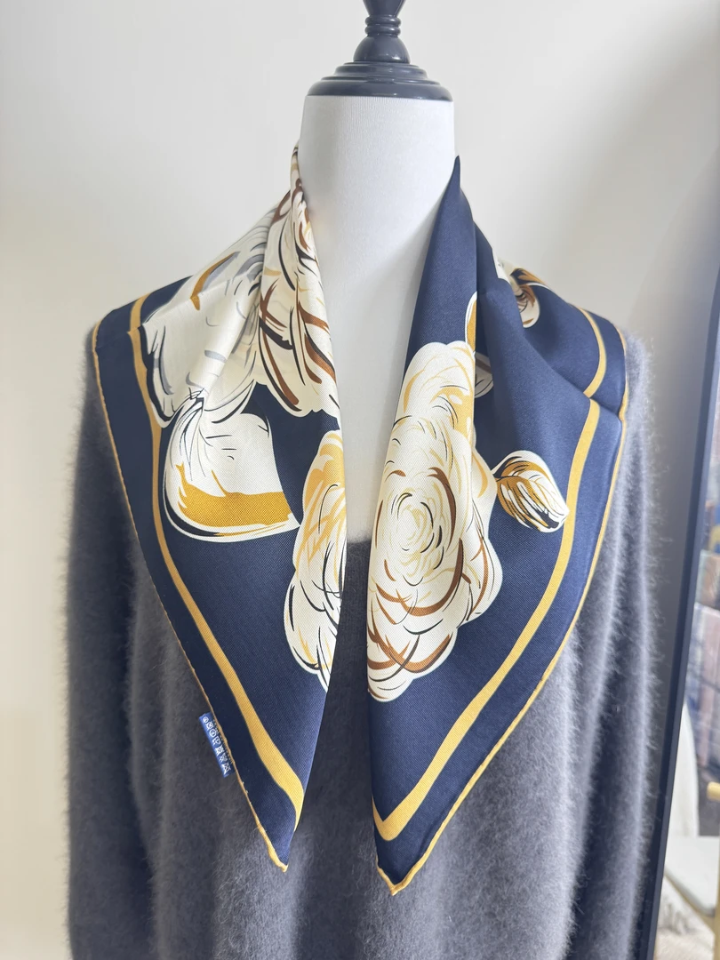 赞赞家【藏青山茶花】65意罗绸丝巾护脖双面百搭气质高级送礼复古