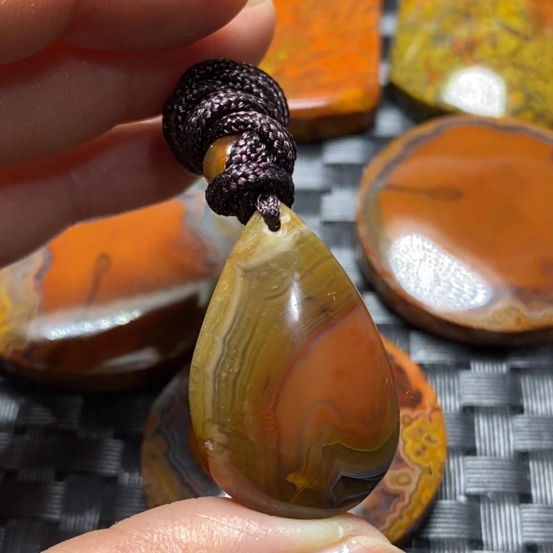 玛瑙/玉髓挂坠未镶嵌