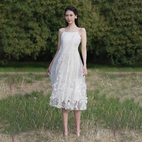 圣迪奥蕾丝气质度假风夏季法式吊带连衣裙S242Z1257