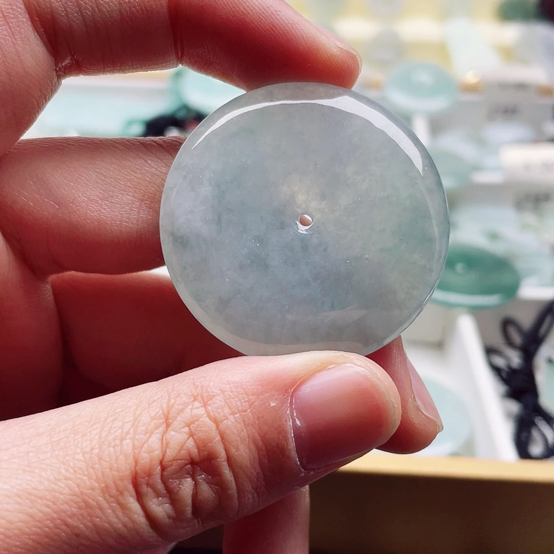 翡翠颈饰未镶嵌天然翡翠