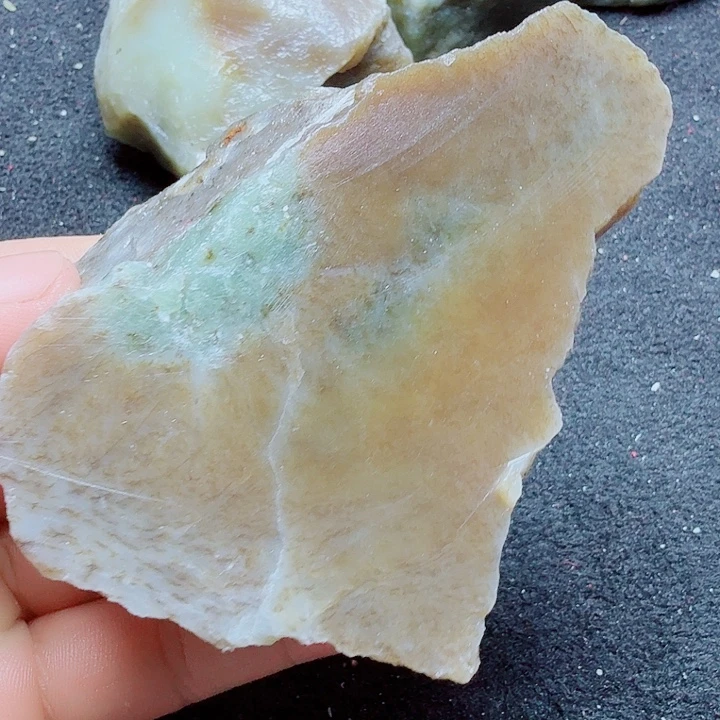 未镶嵌和田玉（糖玉）珠宝半成品