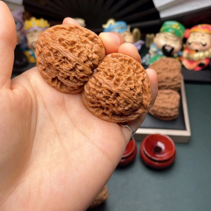 文玩核桃吊坠39尺三角微凹