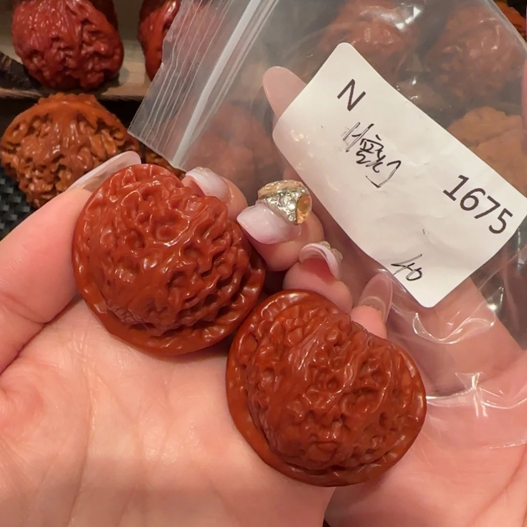 用***5文玩核桃吊坠玉化宫灯39精品