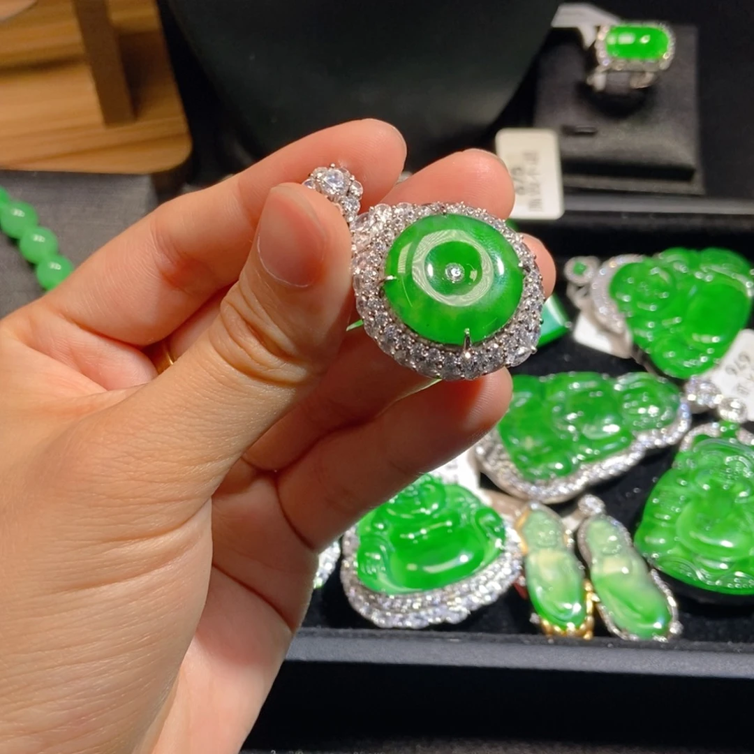 翡翠未镶嵌吊坠(不含链)