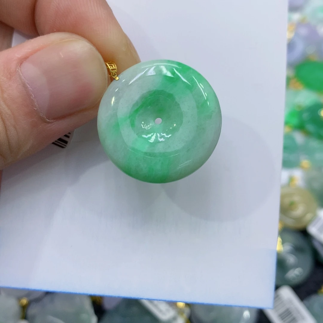 翡翠18K金镶嵌颈饰翡翠