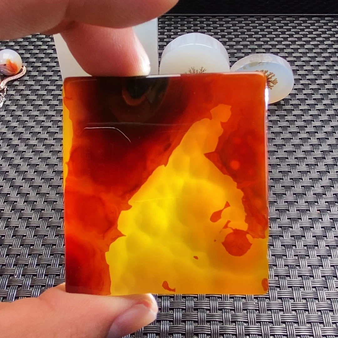 用***3玛瑙/玉髓未镶嵌吊坠(不含链)