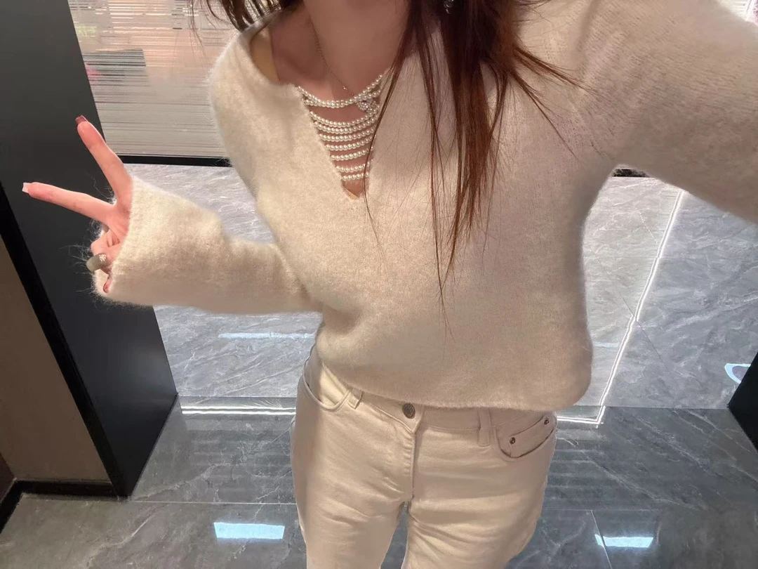 ZX推荐【爱意升温】冬季新款时尚重工珠链V领设计高奢定制毛衣