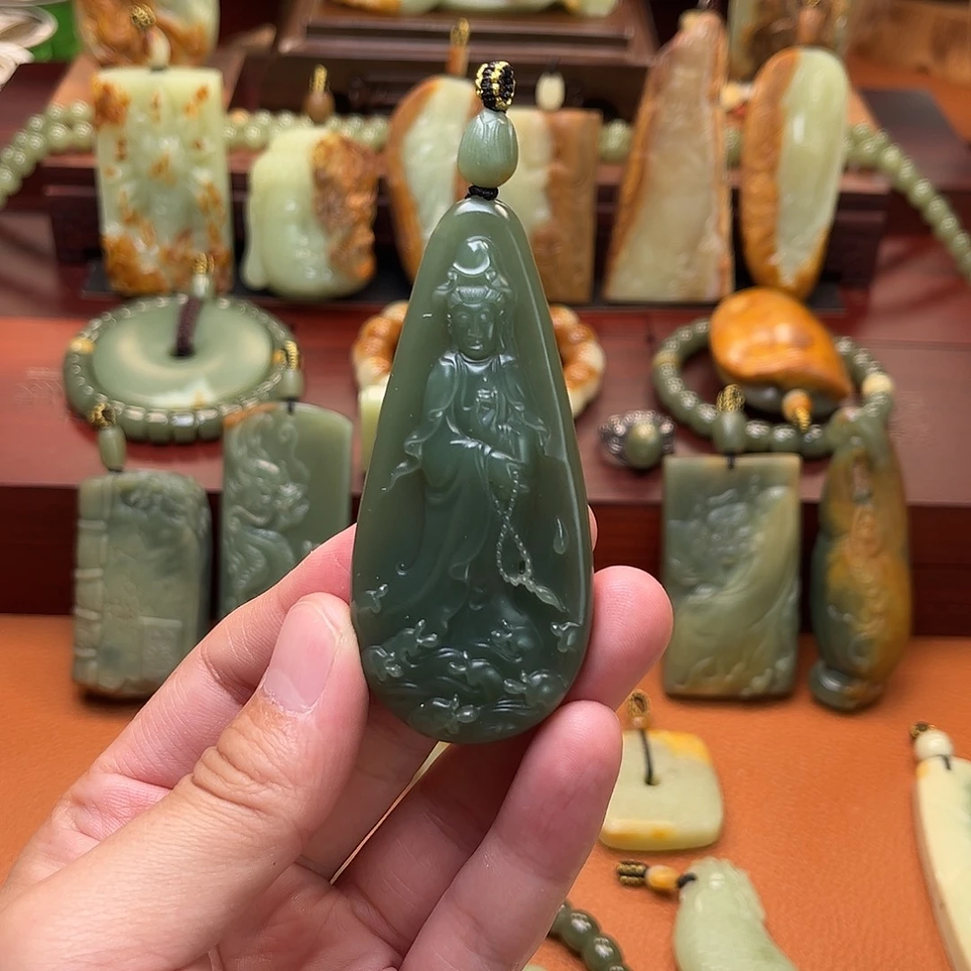祥***月颈饰未镶嵌岫岩河磨玉（透闪石质玉）