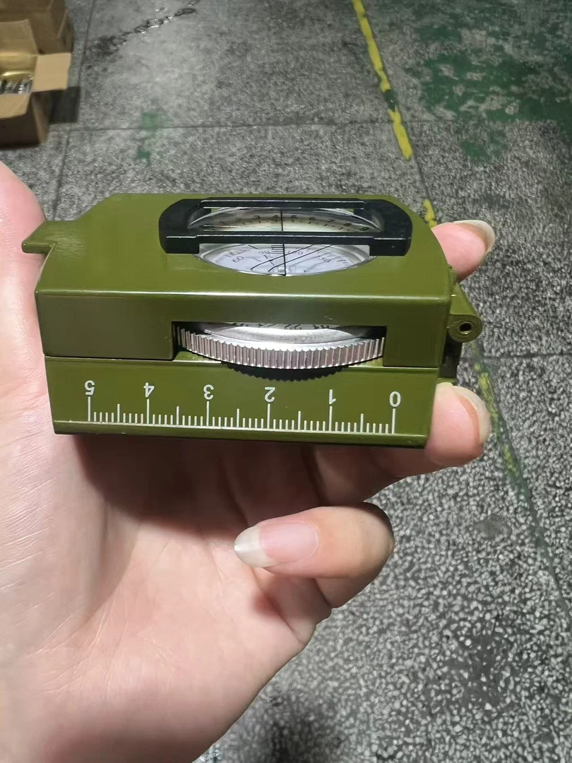 户外多功能高精度怀旧指南针