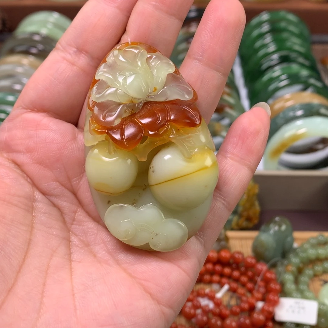 未镶嵌岫玉颈饰吊坠