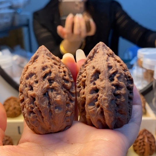 桃核把件红锦鲤楸