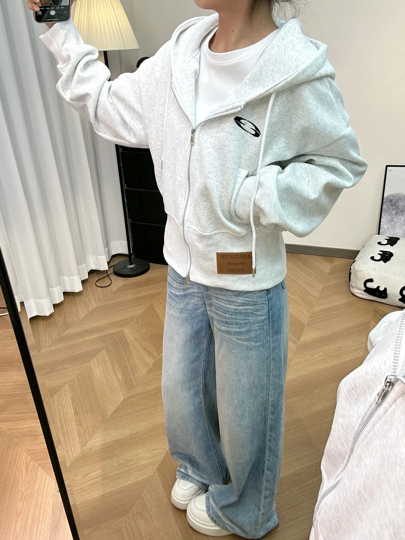 9026早秋小众椭圆刺绣小贴标连帽短款外套