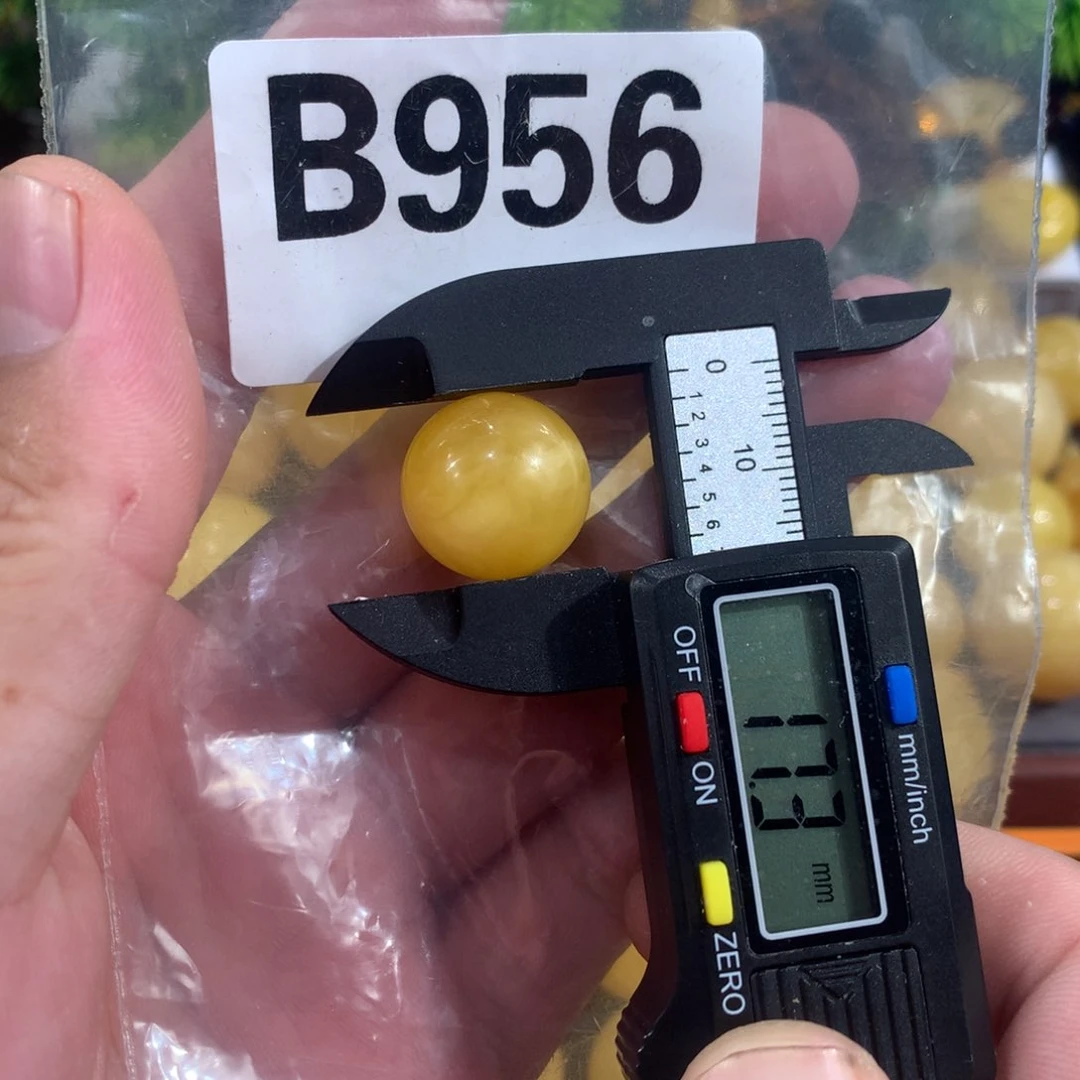 未镶嵌琥珀珠宝奇石