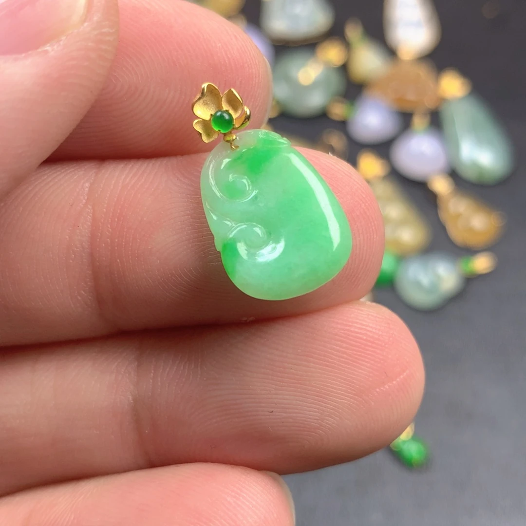 【闪购商品】颈饰18K金镶嵌翡翠翡翠