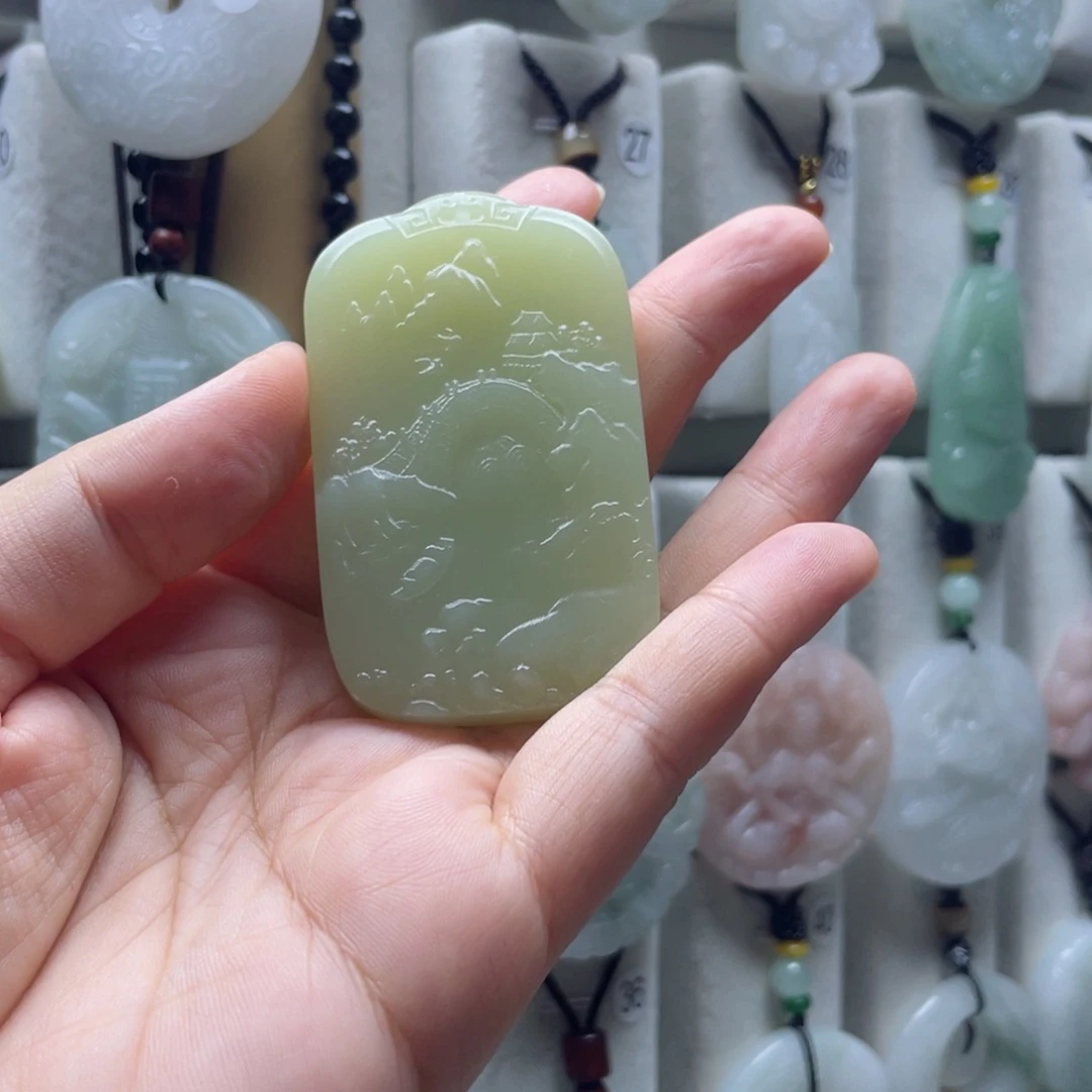石英质玉（金丝玉）未镶嵌颈饰