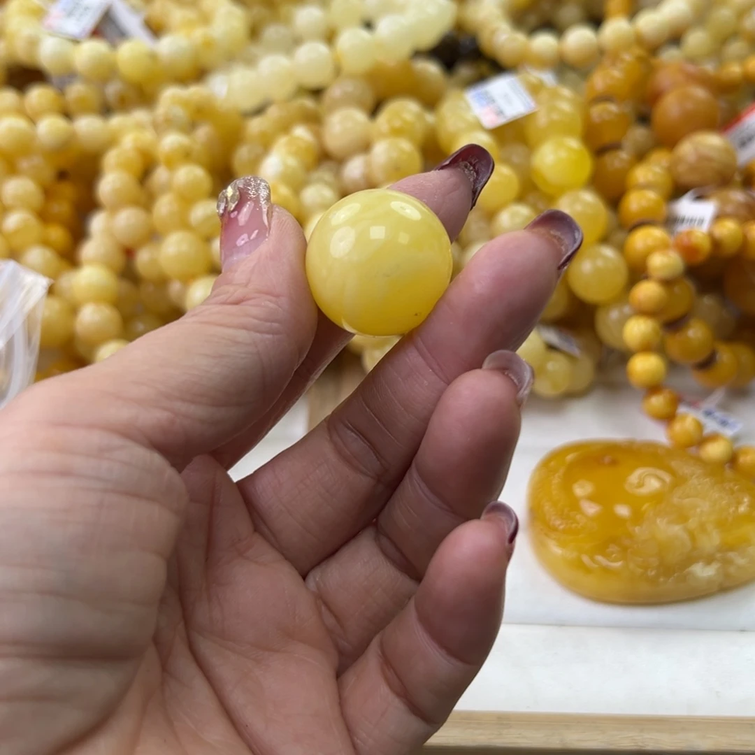 琥珀珠宝奇石未镶嵌