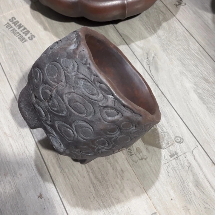 狗***花紫砂花盆宜兴紫砂工艺厂。