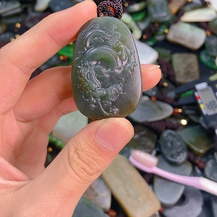 颈饰未镶嵌和田玉