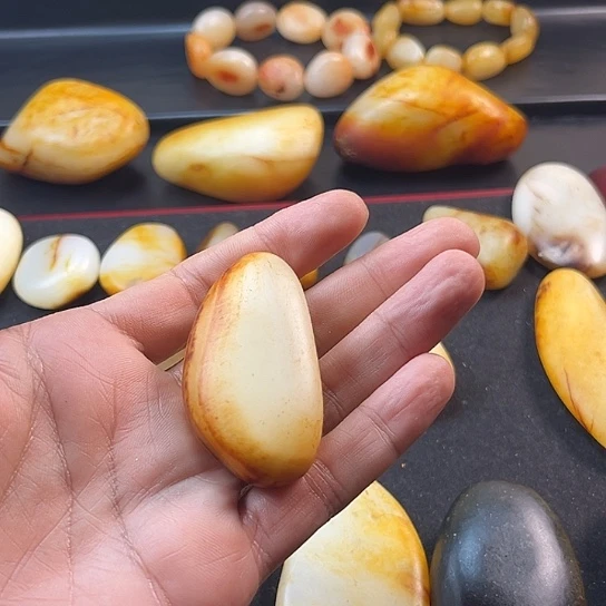 登***陆和田玉未镶嵌颈饰