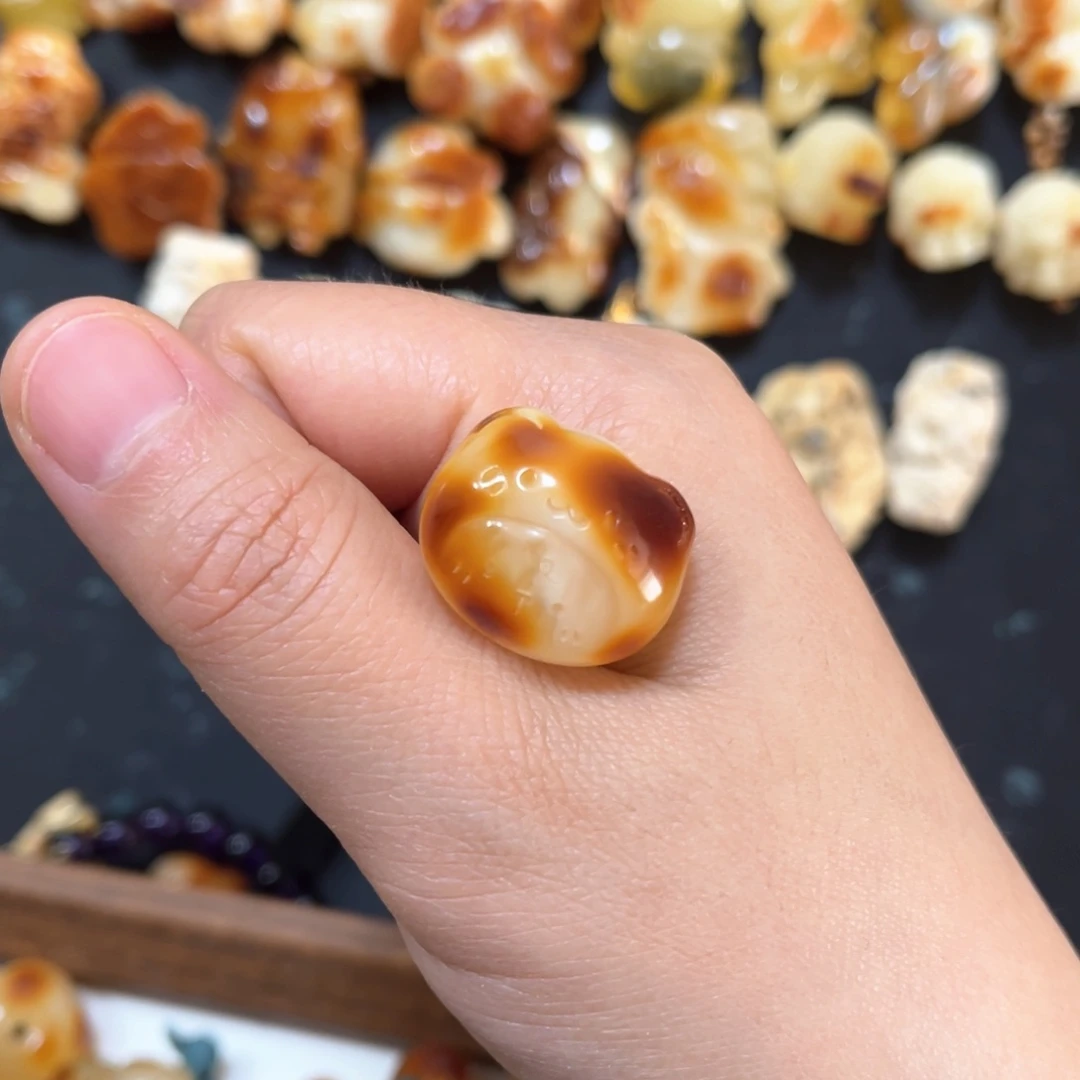 琥珀珠宝奇石未镶嵌蜜蜡小熊头