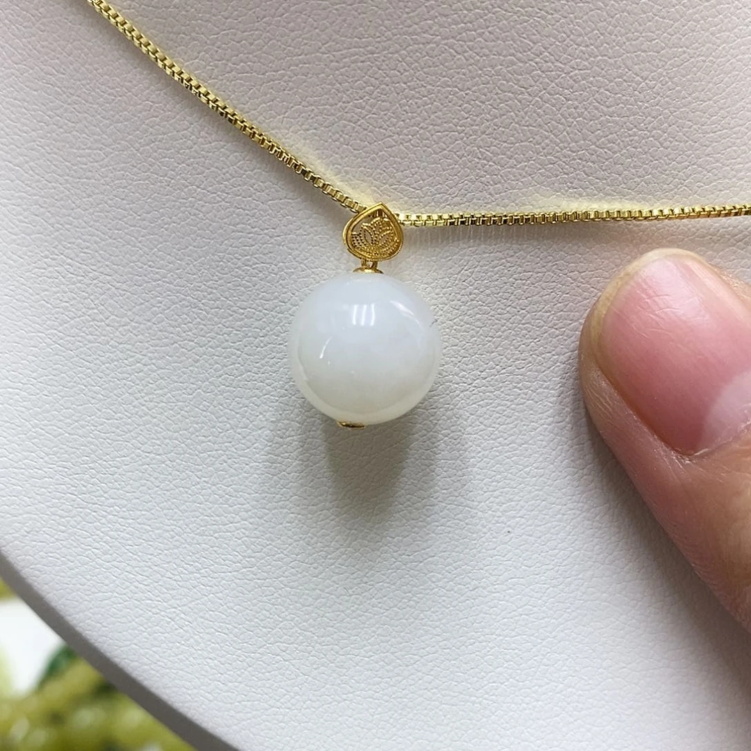 和田玉18K金镶嵌颈饰