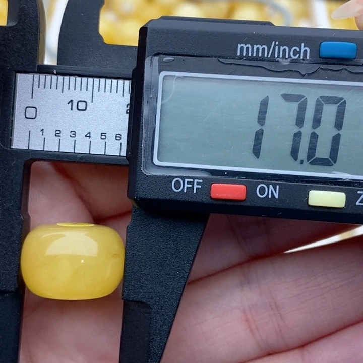 未镶嵌琥珀裸石墩子