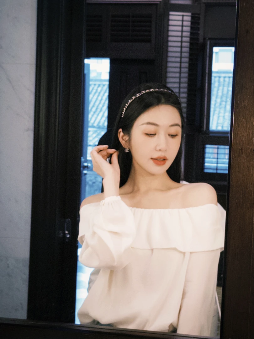 syna希娜 晴空云缕 超温柔荷叶边高级显瘦一字肩上衣