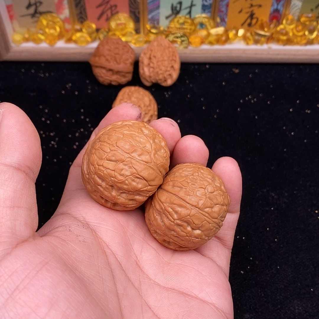 简***，文玩核桃把件夜明珠