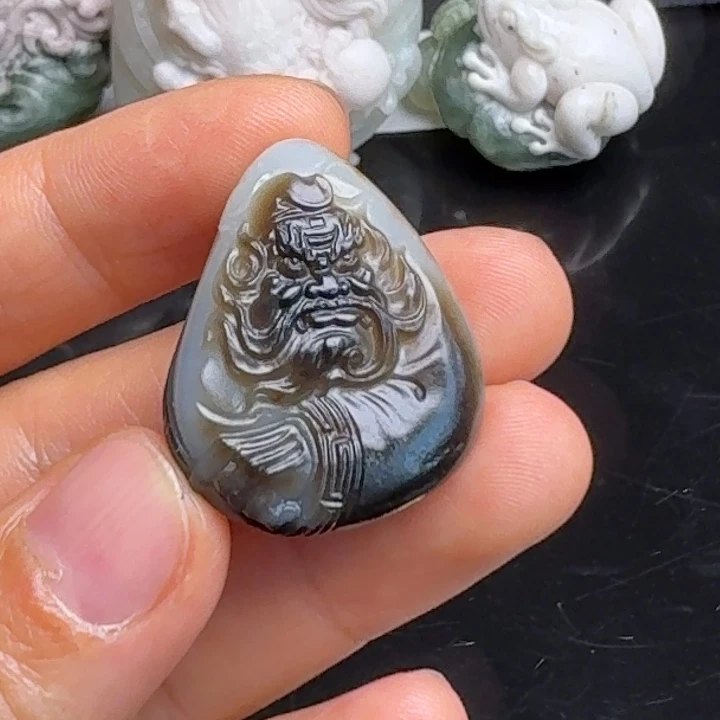 颈饰未镶嵌和田玉（白玉）