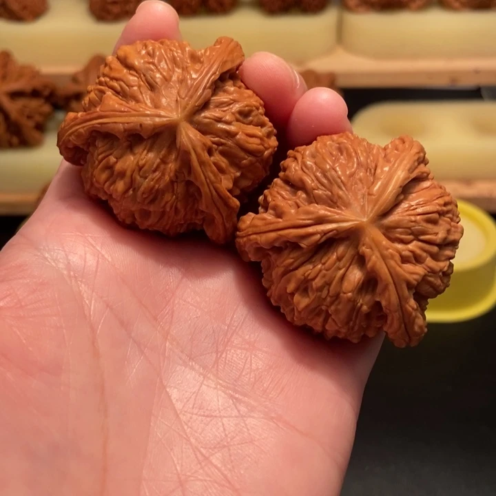 吊坠文玩核桃鑫***窗文玩核桃