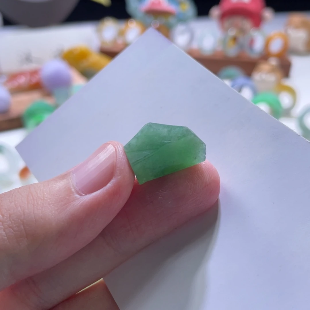 定制翡翠未镶嵌翡翠有纹