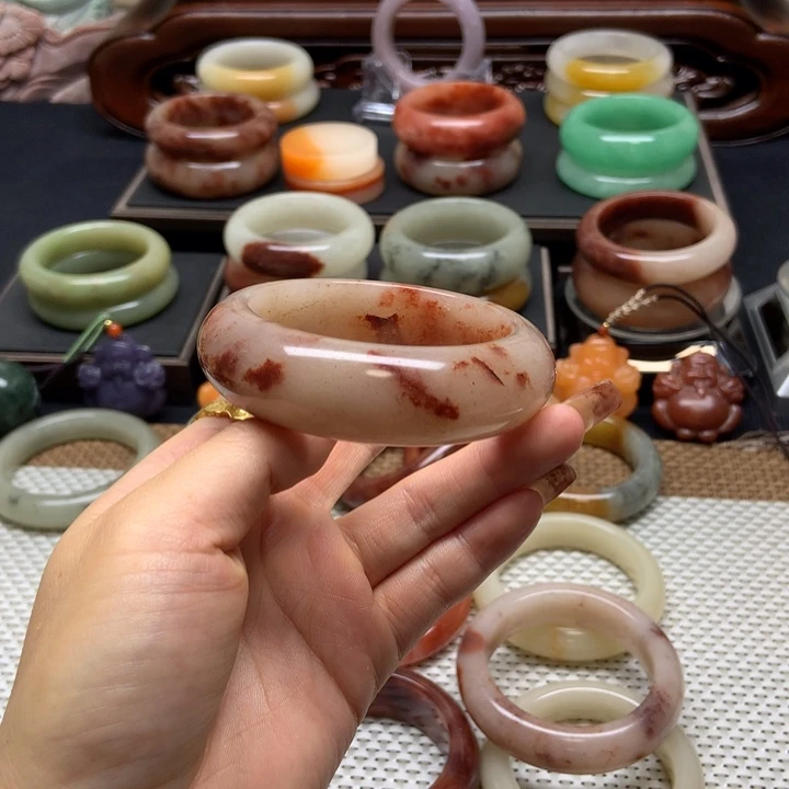 石英质玉未镶嵌手镯