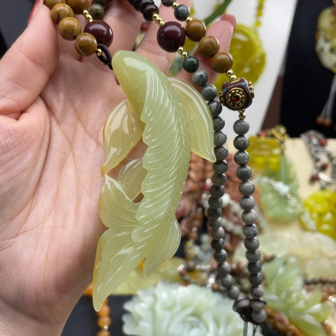 未镶嵌蛇纹石玉颈饰